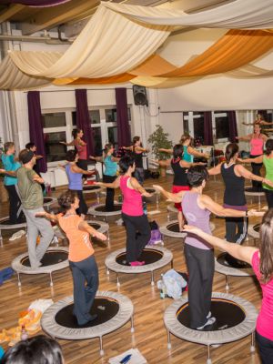 Trampolintraining Zuhause Und In Kursen Balance Swing